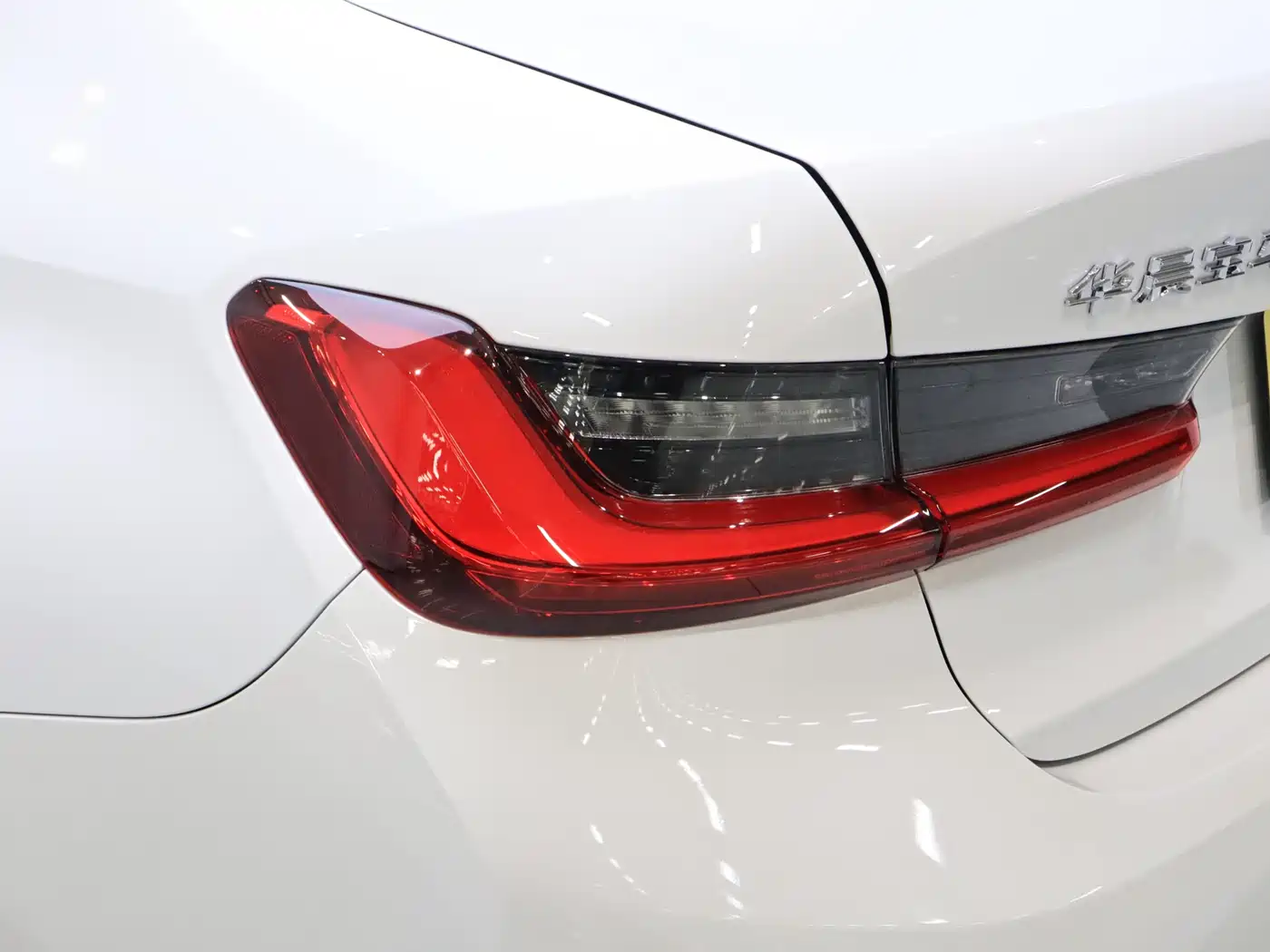 BMW 3 Series 2022 320i Sport Package фото 8