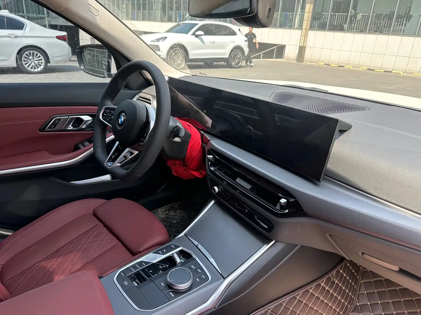 BMW 3 Series 2025 325i M Sport Package фото 10
