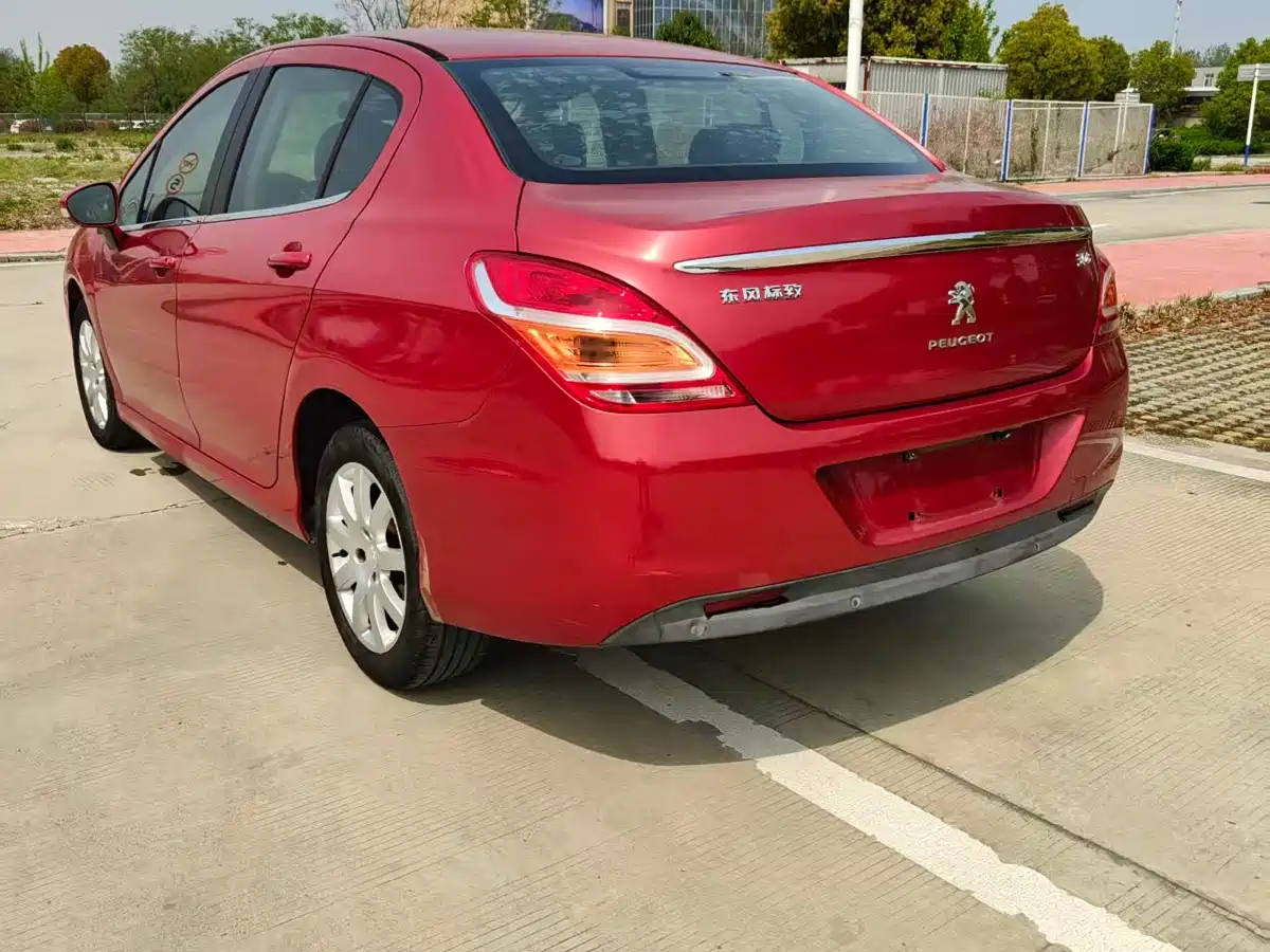Peugeot 308 2014 Model Joy Edition Classic 1.6L Automatic Superior Style фото 5