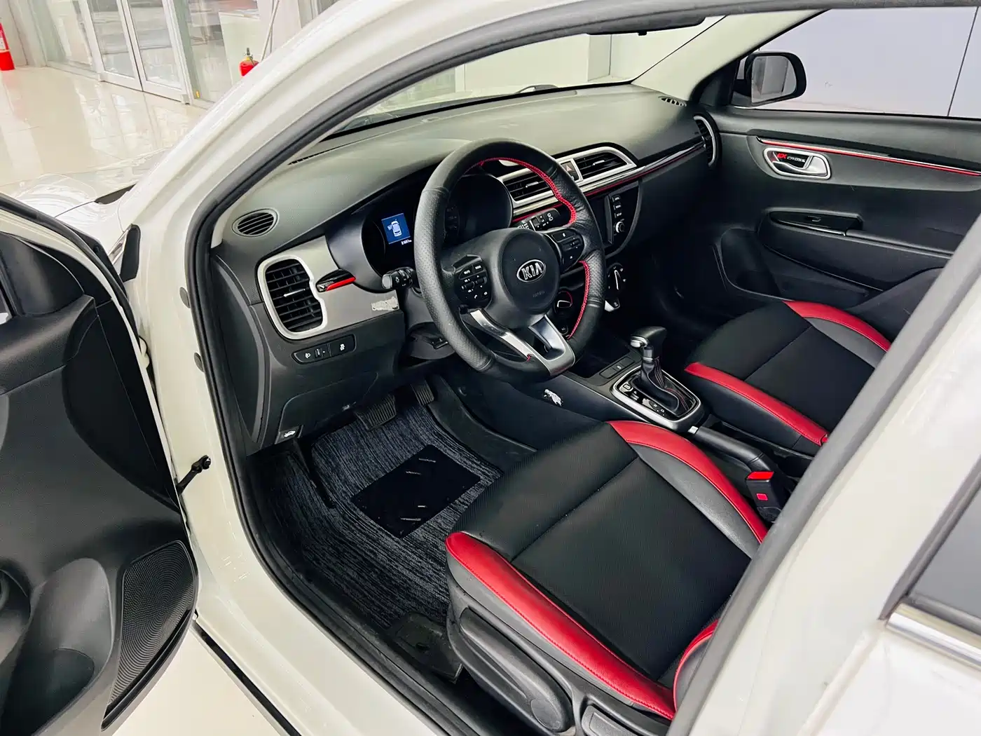 Kia KX CROSS 2017 1.4L AT GLS фото 20