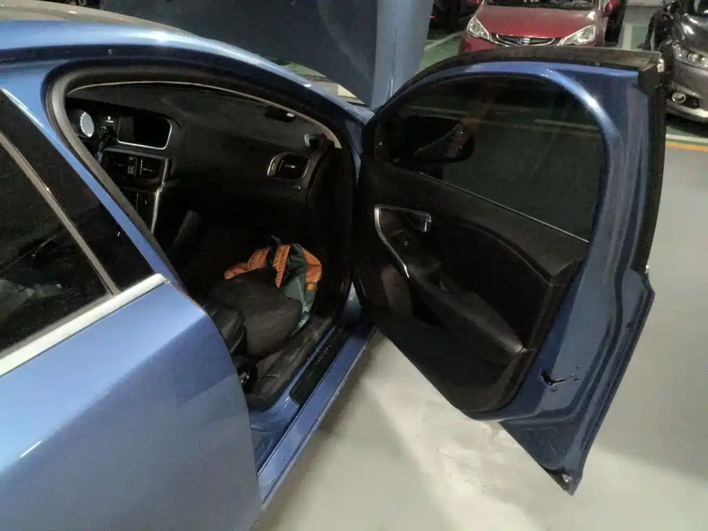 Фото 22 - Volvo V40