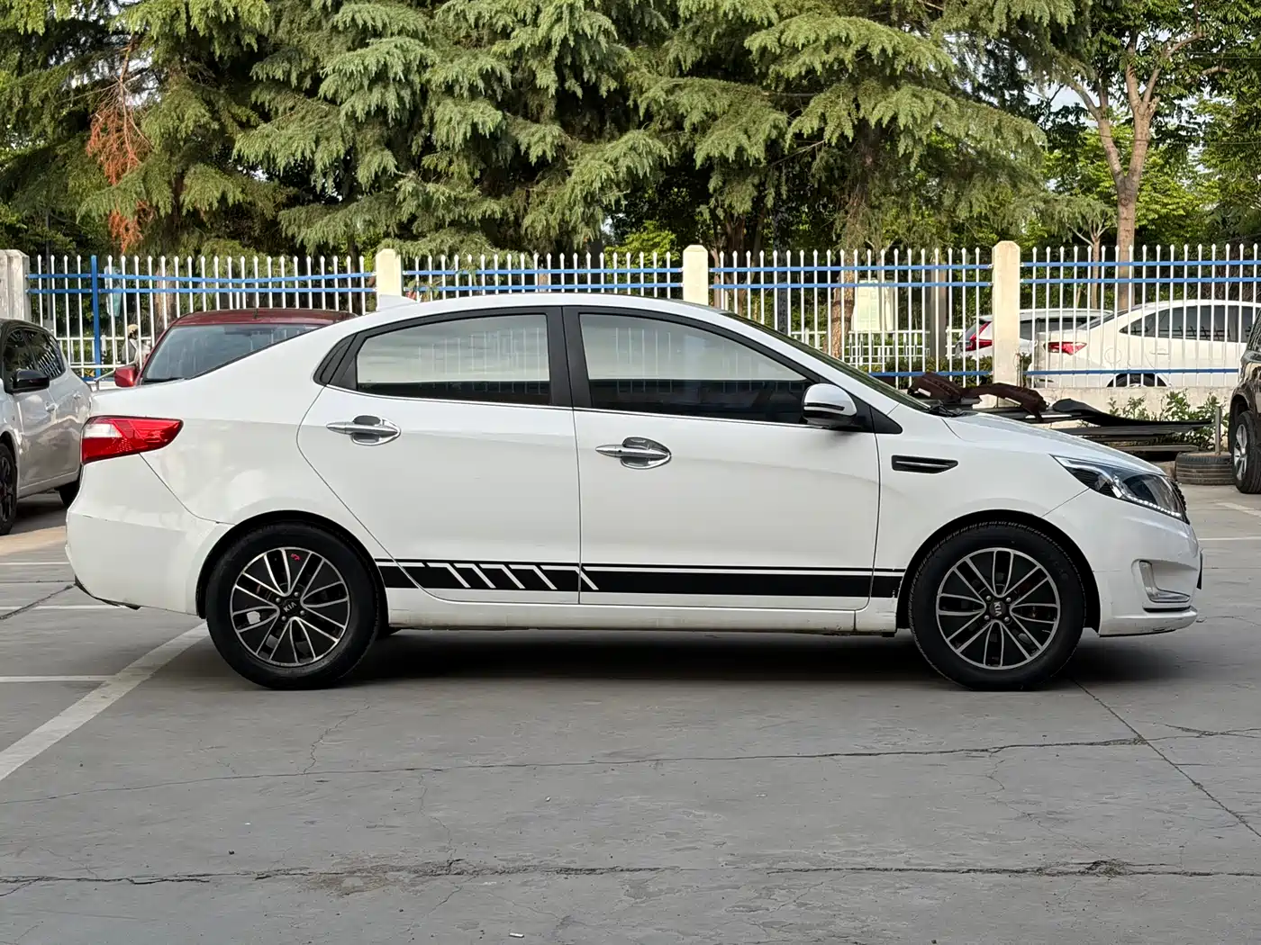 Kia K2 2012 Sedan 1.6L AT Premium Commemorative Edition фото 16