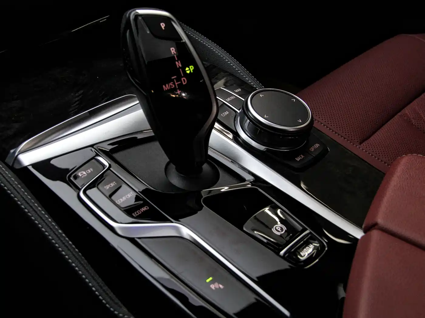 BMW 5 Series 2022 Model Second Facelift 525Li M Sport Package фото 4