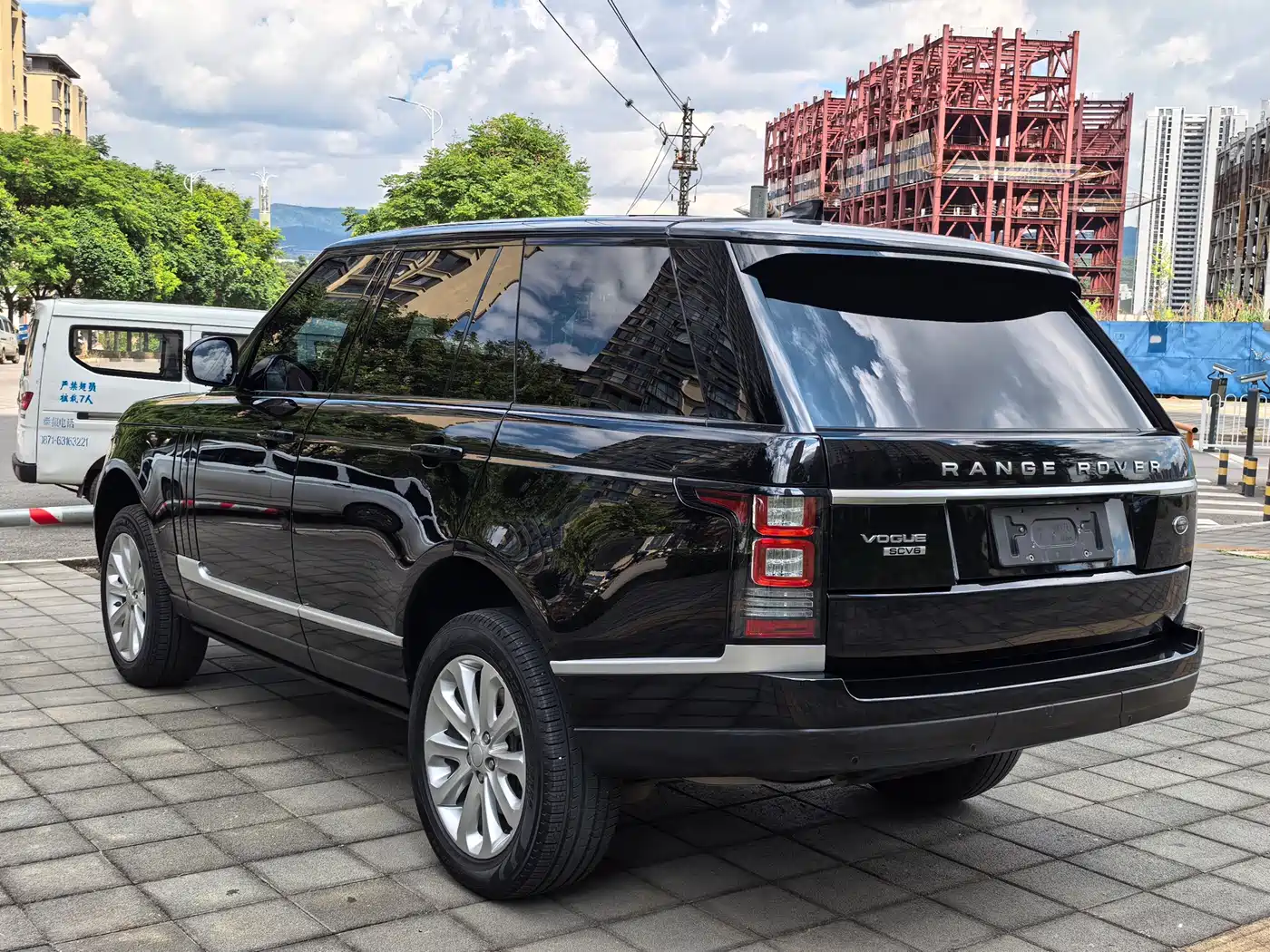 Land Rover Range Rover 2017 3.0 SC V6 Golden Age Edition фото 13