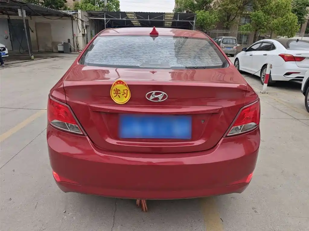 Hyundai Verna 2014 1.4L Manual Smart GLS фото 6