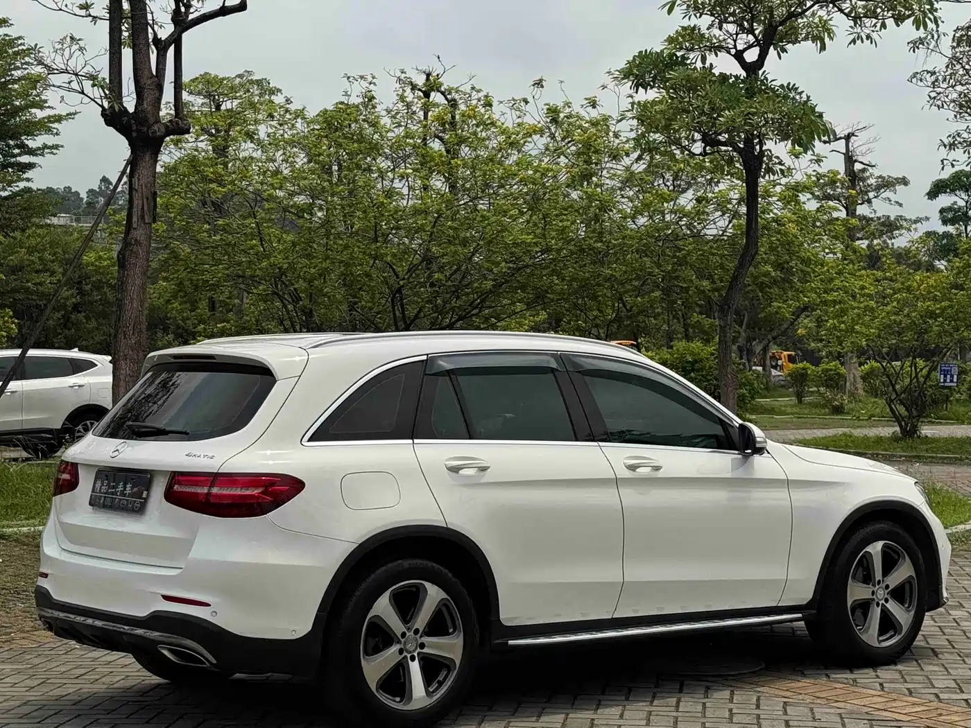 Mercedes-Benz GLC 2017 GLC 260 4MATIC Luxury фото 4