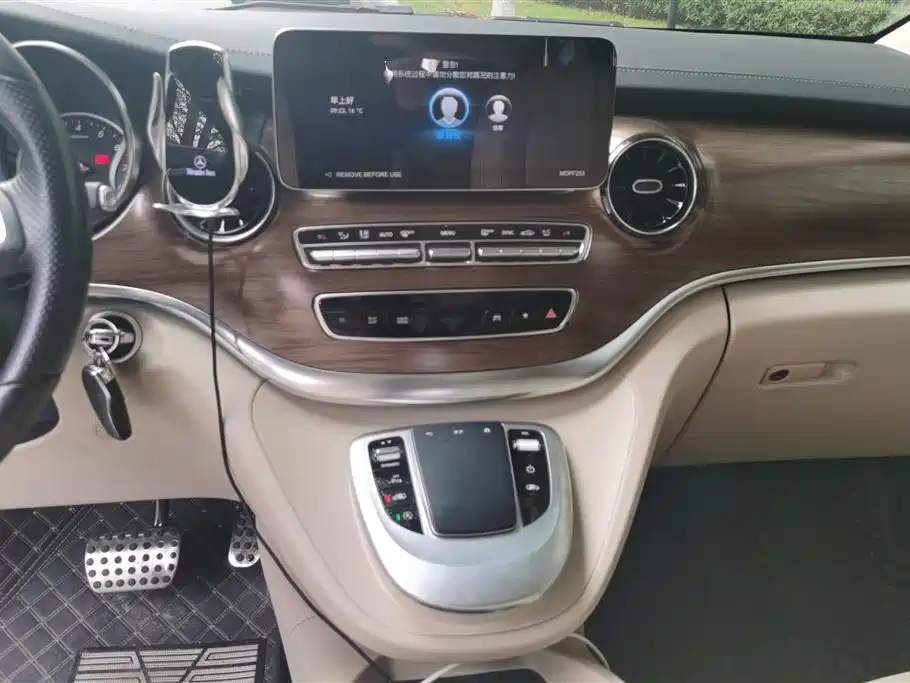 MERCEDES-BENZ V CLASS