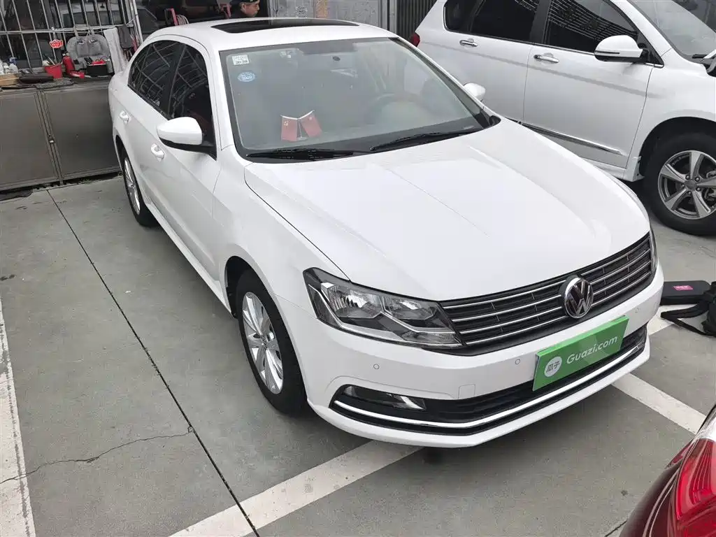 Volkswagen Lavida 2017 1.6L Automatic Comfort Edition фото 4