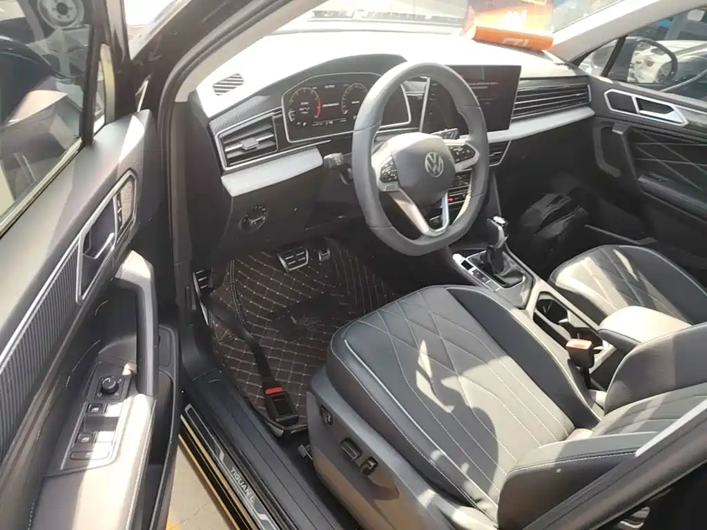 Volkswagen Tiguan L 2025 2024 Outstanding 330TSI Auto 2WD R-Line Dragon Glory Edition