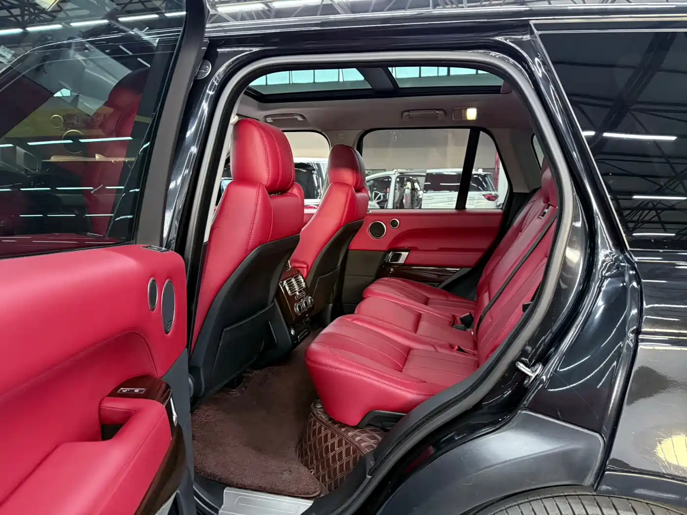 Land Rover Range Rover 2015 3.0 SC V6 Obsidian Limited Edition фото 6