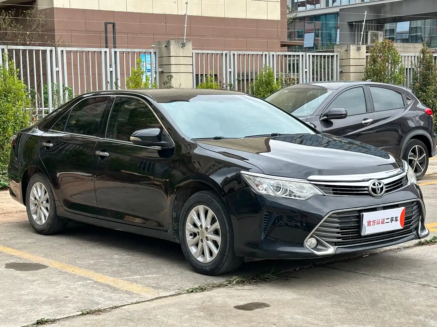 Toyota Camry 2016 2.0G 10th Anniversary Luxury Edition фото 3