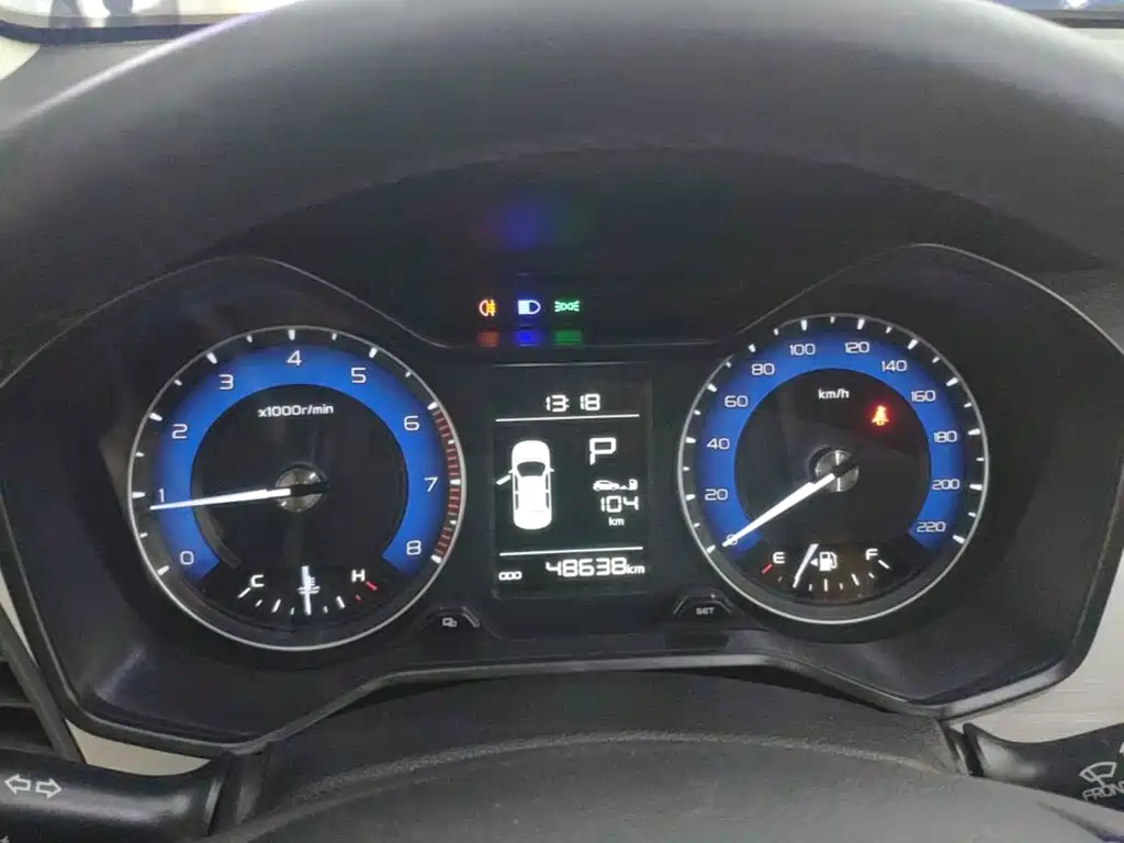 Фото 12 - Geely Vision X3
