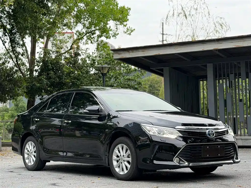 Toyota Camry 2016 Hybrid 2.5HG 10th Anniversary Luxury Navigation Edition