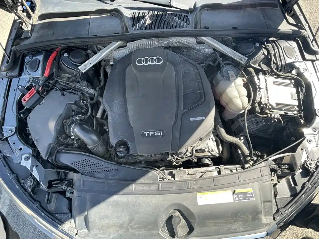 Фото 3 - Audi A4L