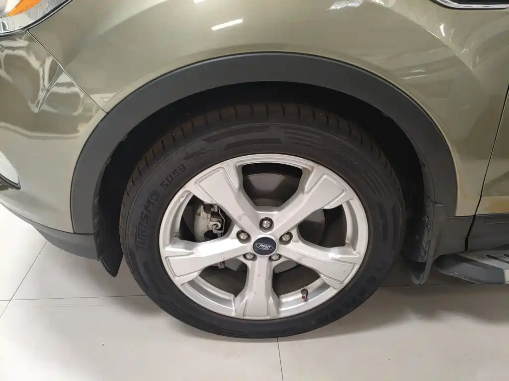 Фото 23 - Ford Kuga