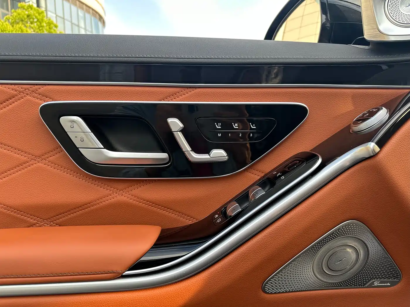 Mercedes-Benz Maybach S-Class 2025 Model S 480 4MATIC фото 13