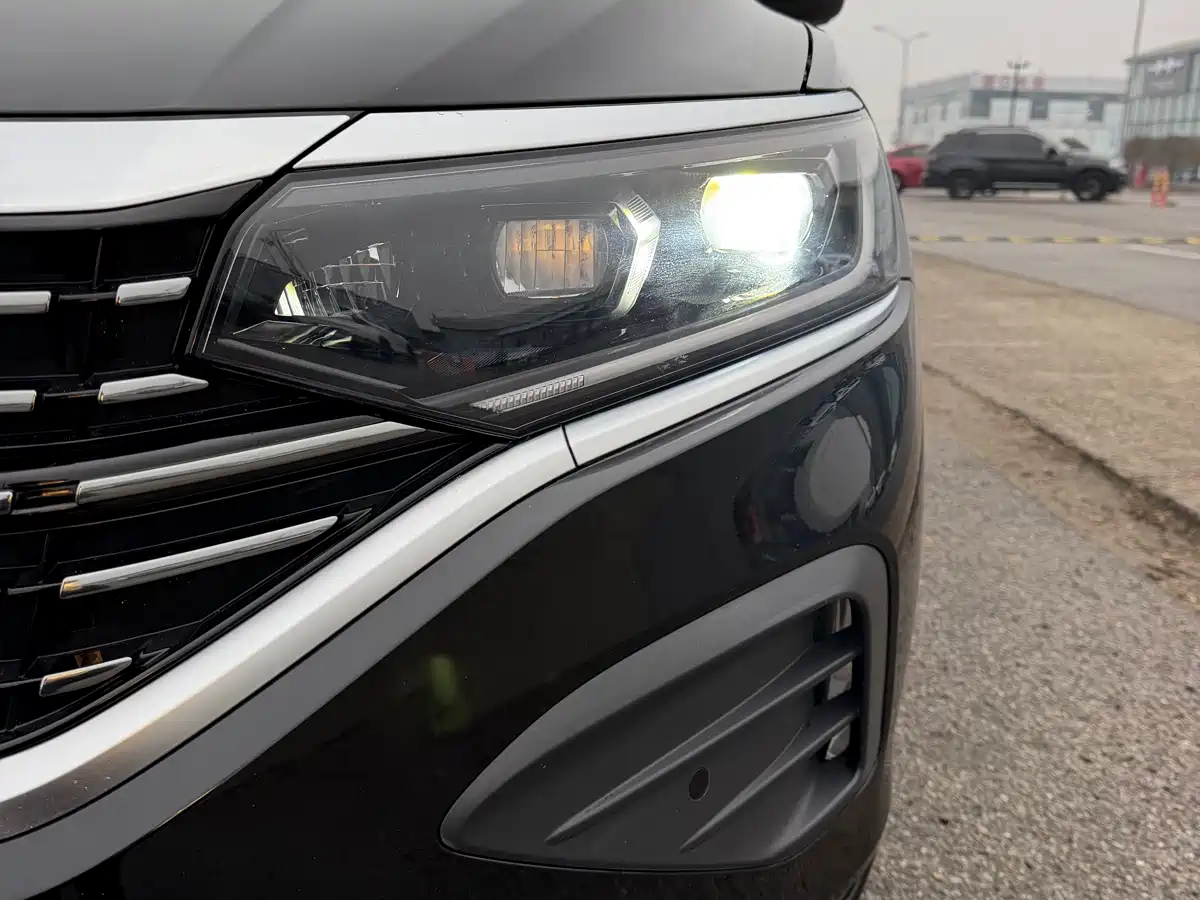 Volkswagen Passat 2024 330TSI Elite Edition фото 44
