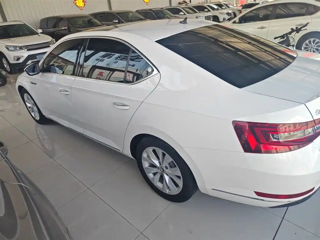 Škoda Superb 2018 TSI330 DSG Comfort Edition China V фото 7