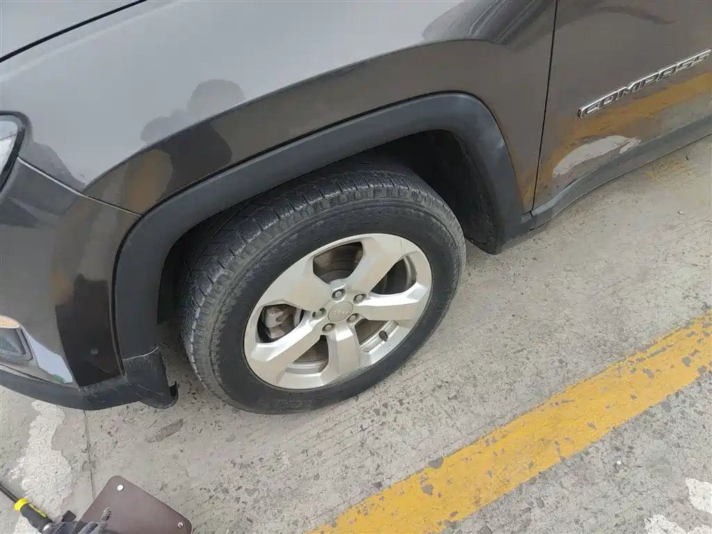 Фото 23 - Jeep Compass