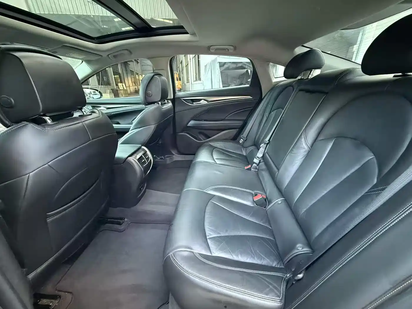 Photo 7 - Buick LaCrosse