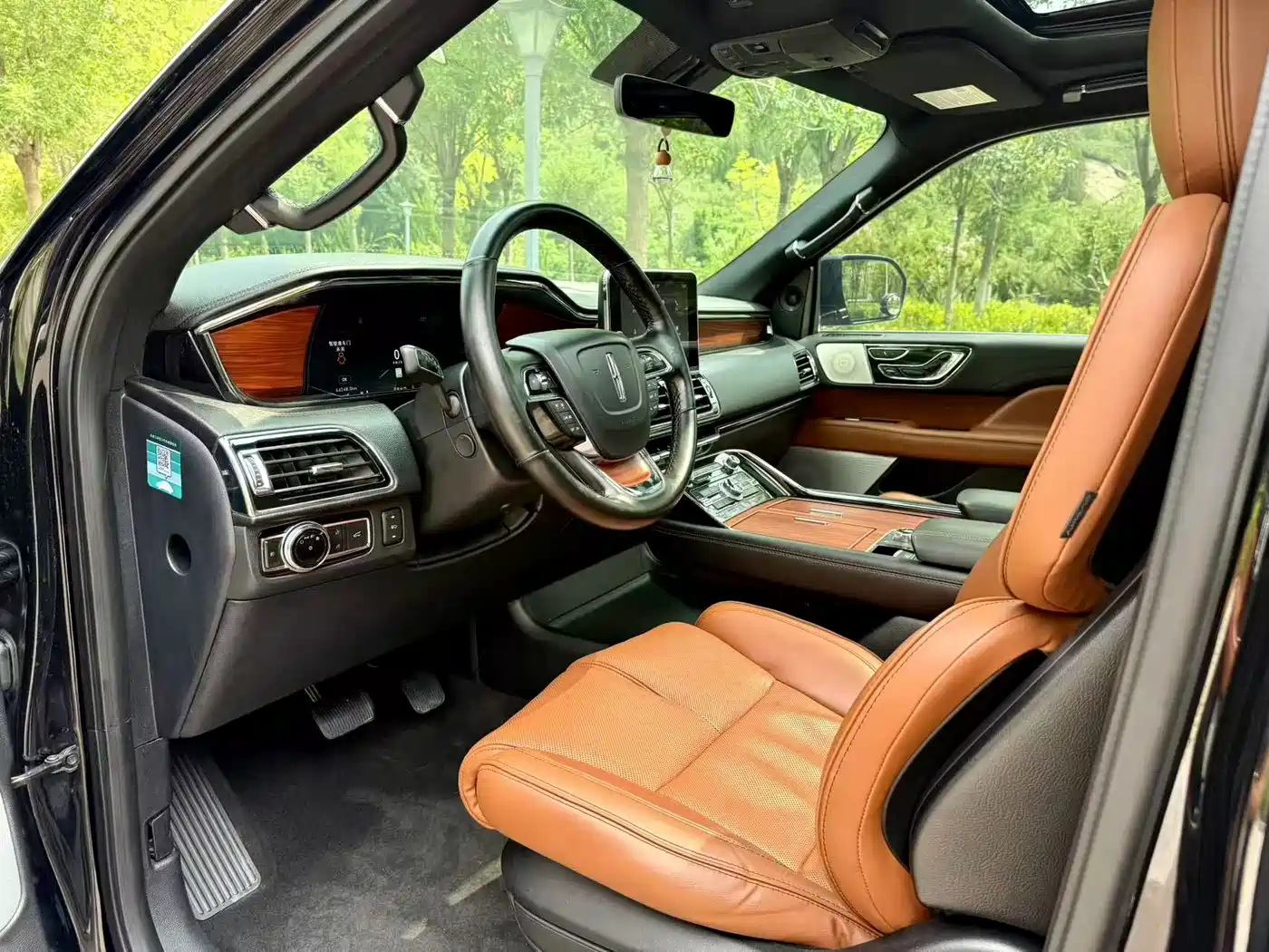 Фото 14 - Lincoln Navigator
