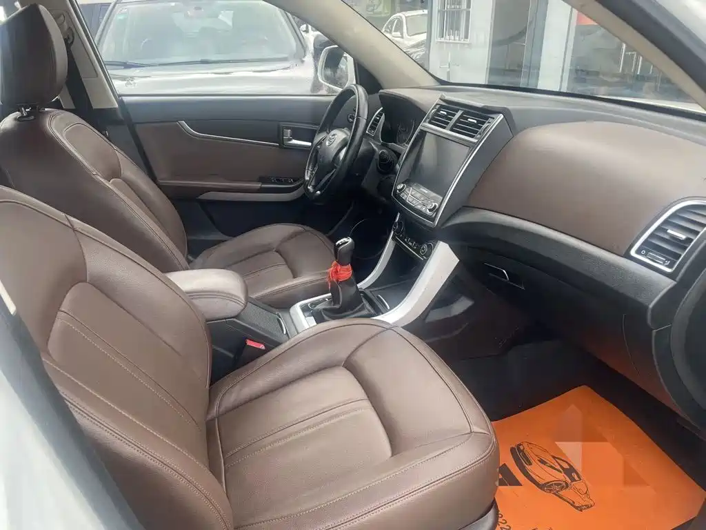 Landwind X5 2017 2016 Plus 1.5T Manual Pioneer Edition