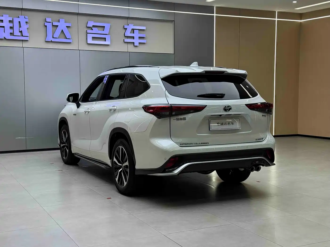 Toyota Crown Kluger 2021 2.5L HEV 4WD Premium фото 19