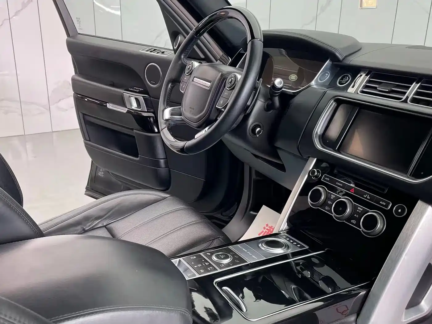 Land Rover Range Rover 2013 NA 5.0 V8 Vogue SE фото 17