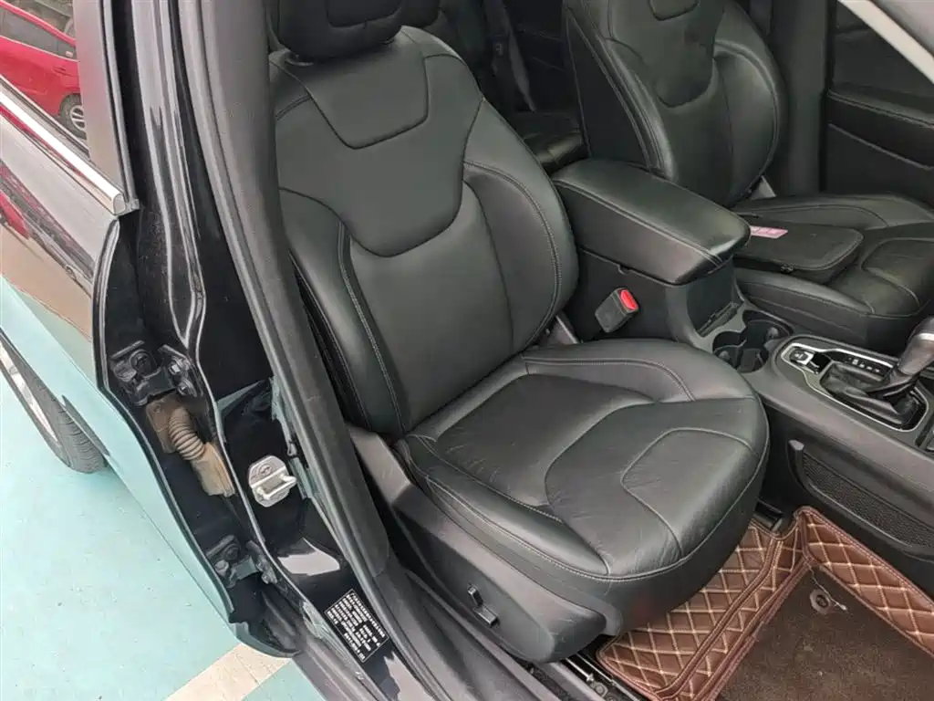 Jeep Cherokee 2019 2019 2.0T 2WD Smart Edition China V