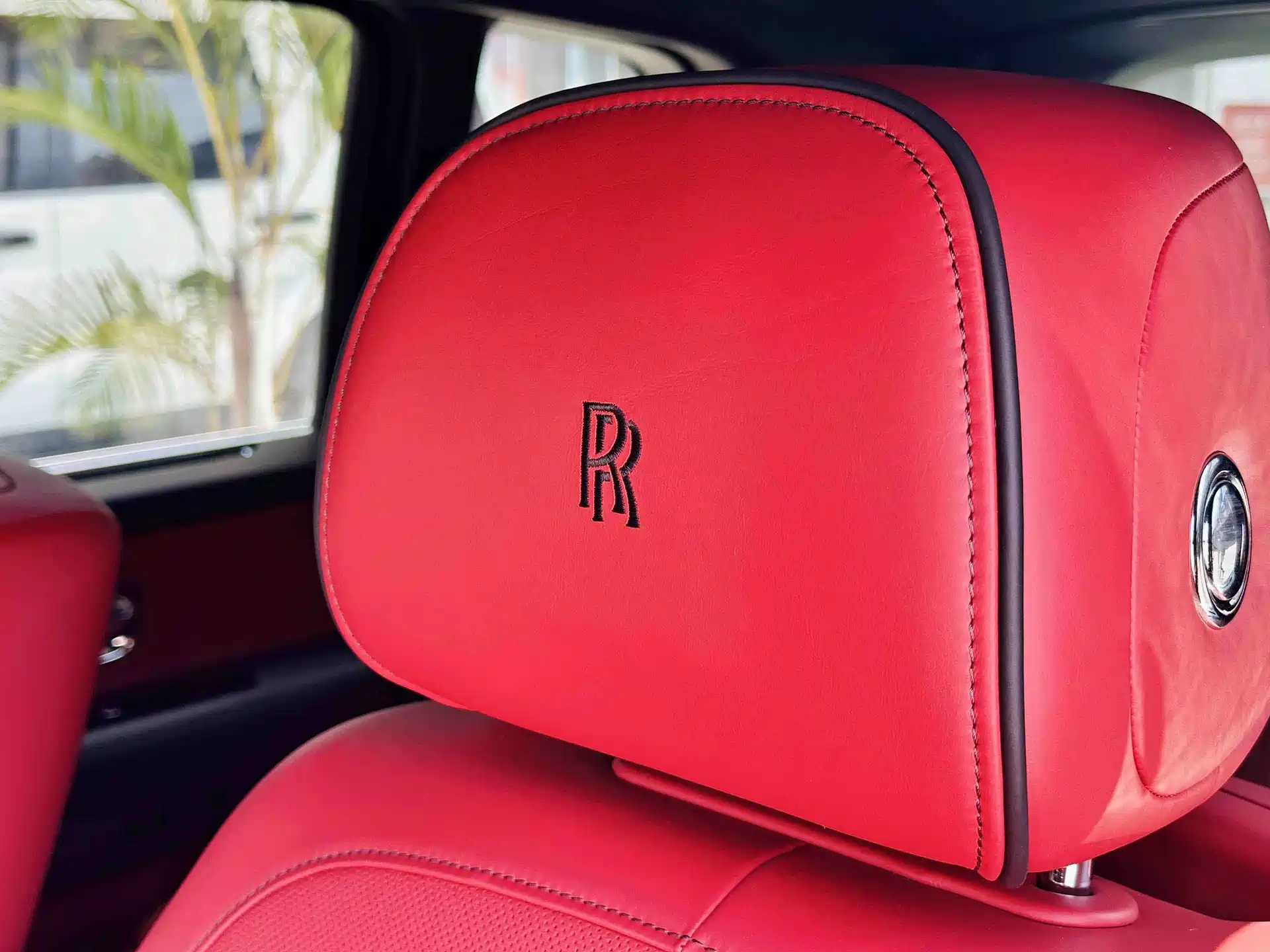 Фото 13 - Rolls-Royce Cullinan