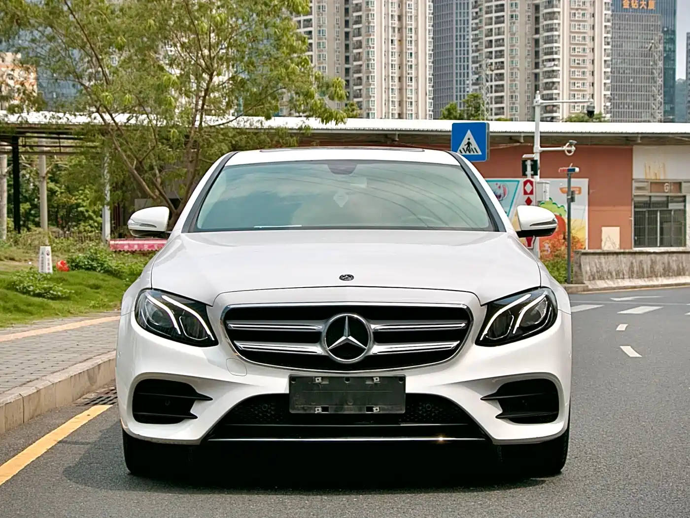Mercedes-Benz E-Class 2019 E 200 L Sport