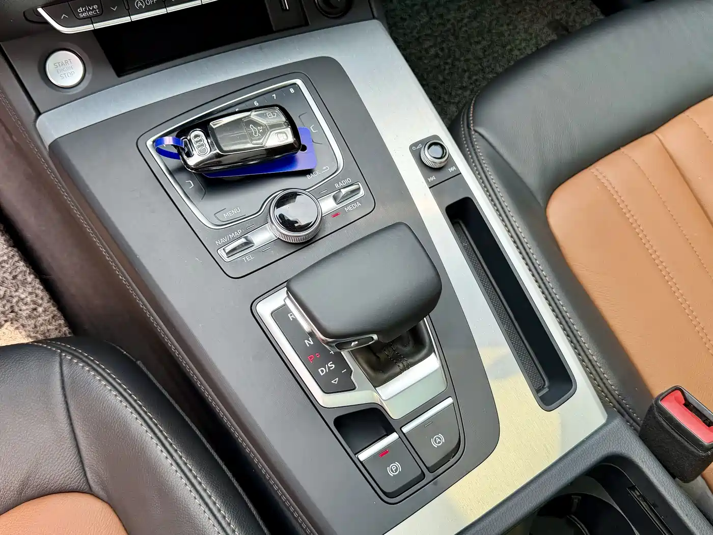 Audi Q5L 2020 Facelift 40 TFSI Honor Progressive фото 19