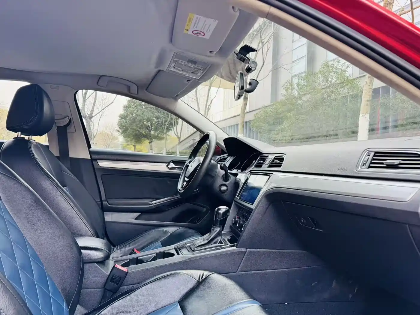 Volkswagen Lamando 2015 230TSI DSG Style фото 9