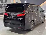 Фото 11 - Toyota Vellfire