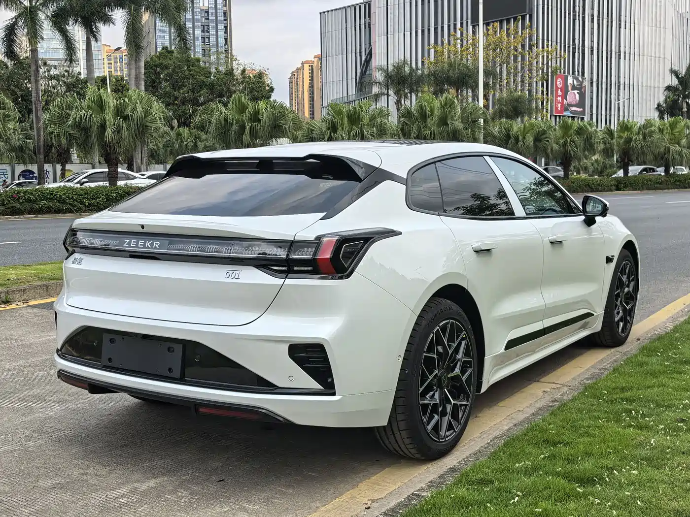 ZEEKR EXTREME KRYPTON 001