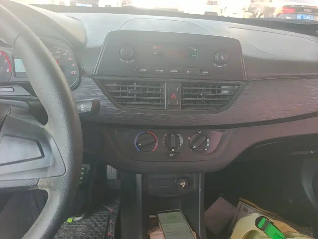 Baojun 310W 2017 2017 1.2L Manual Value Edition (China V)