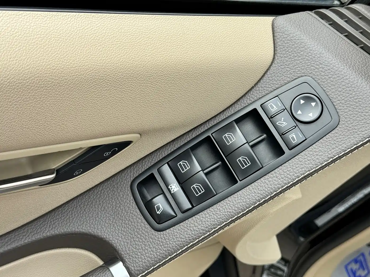 Mercedes-Benz R-Class 2010 R 500 L 4MATIC Grand Edition фото 20