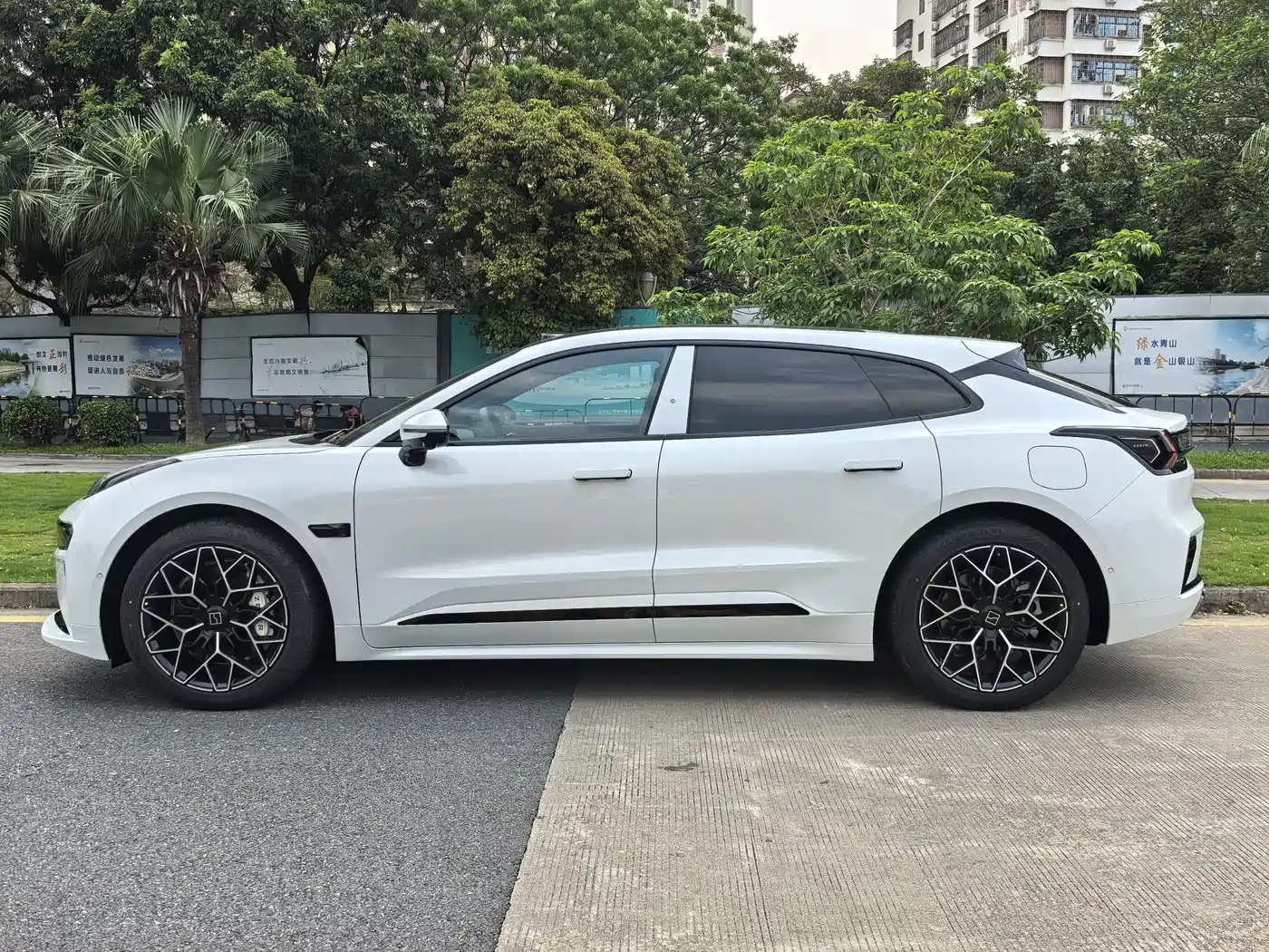 ZEEKR EXTREME KRYPTON 001