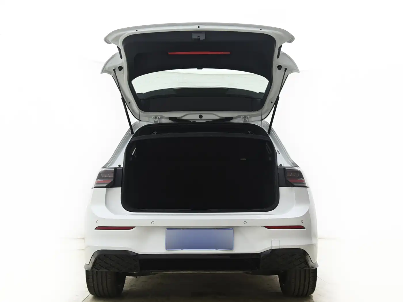 Volkswagen Golf 2025 300TSI R-Line фото 13