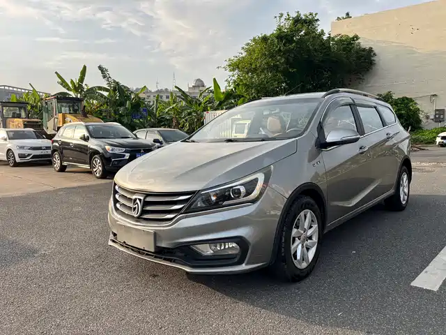 Baojun Baojun 310W 2017 1.5L Manual Fashion China VI