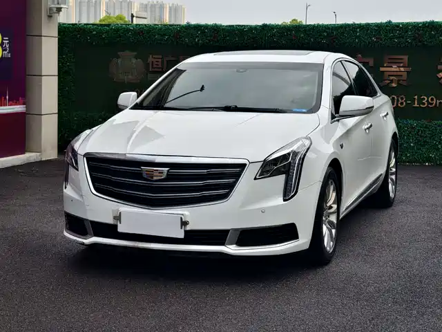 CADILLAC XTS