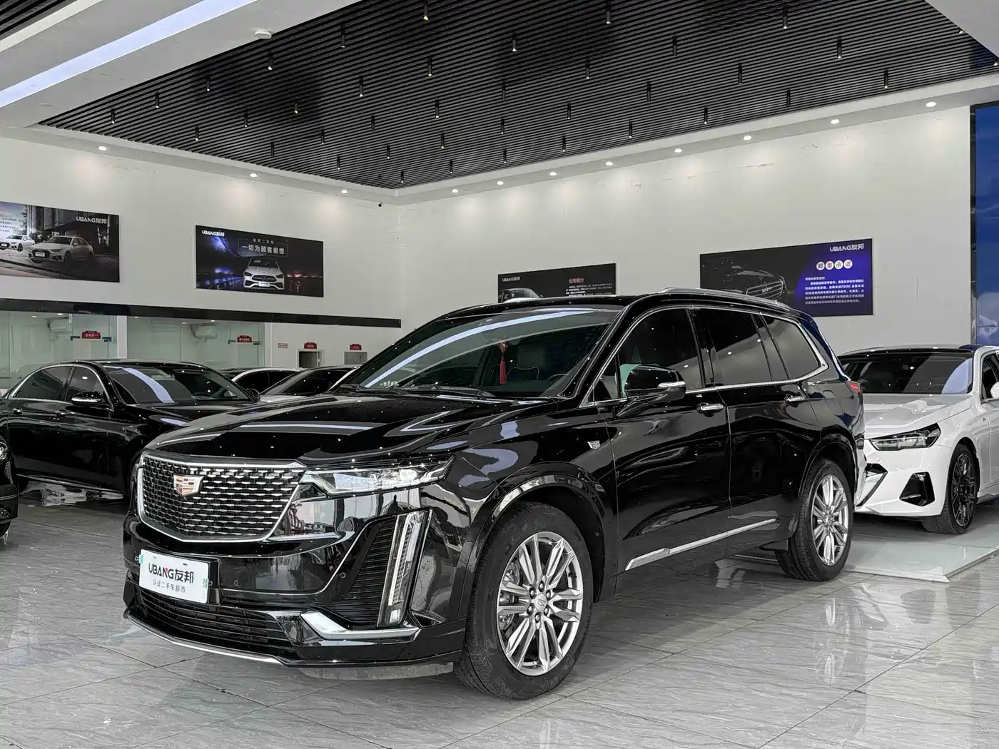 CADILLAC XT6