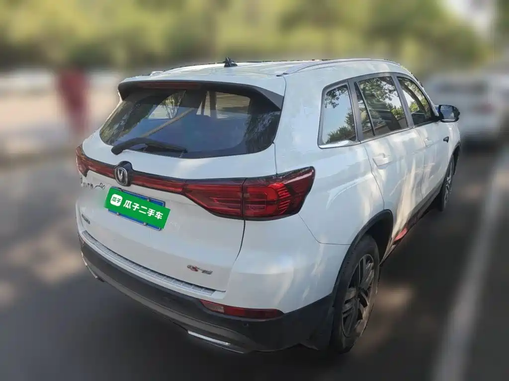 Фото 4 - Changan CS75