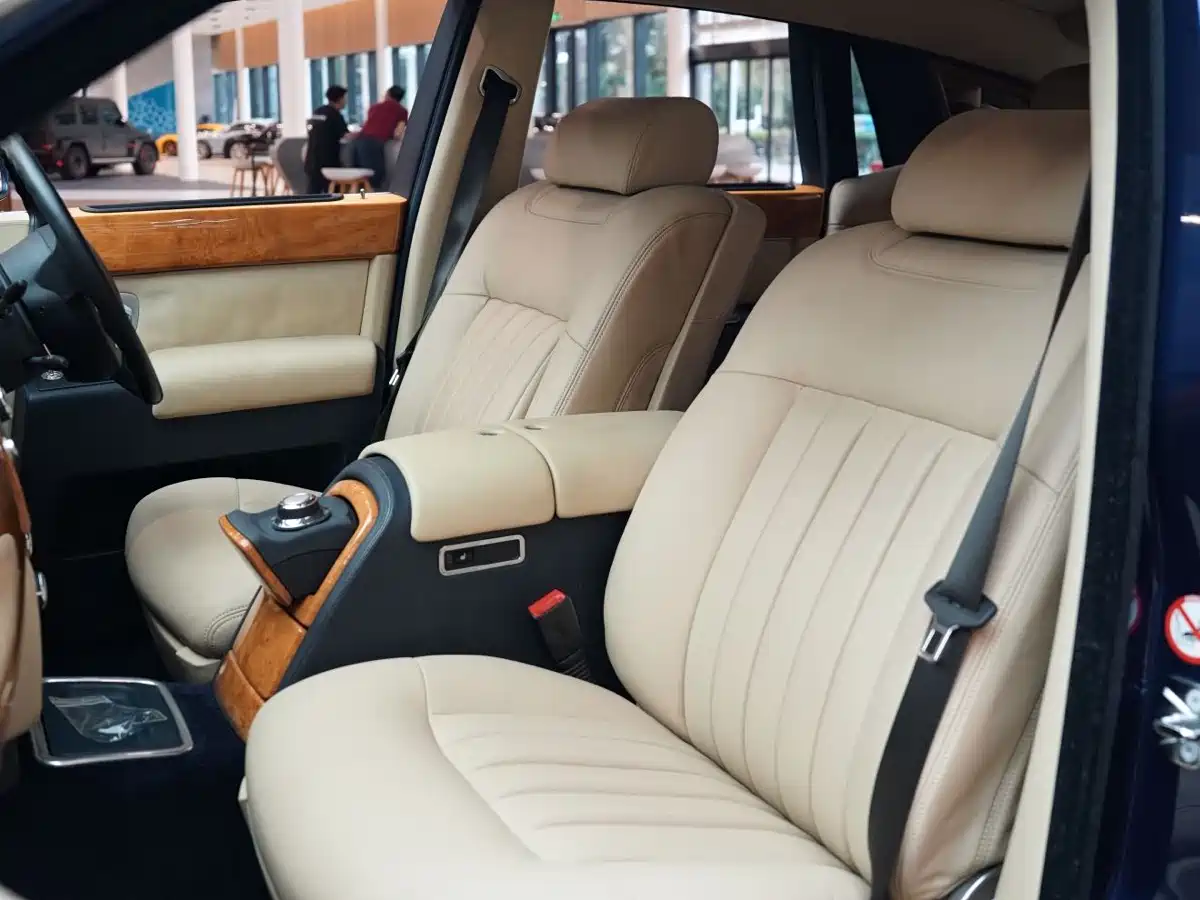 Rolls-Royce Phantom 2004 Model 6.7L Standard Version фото 8