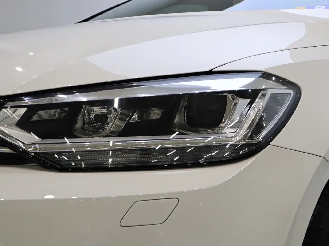 Volkswagen Touran 2016 Touran L 280TSI DSG Elegance фото 4