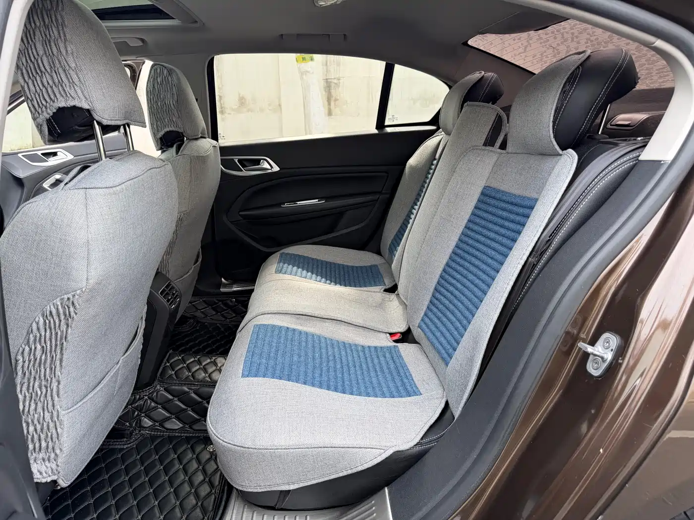 Peugeot 408 2015 Model 1.2T Automatic Luxury Edition фото 12