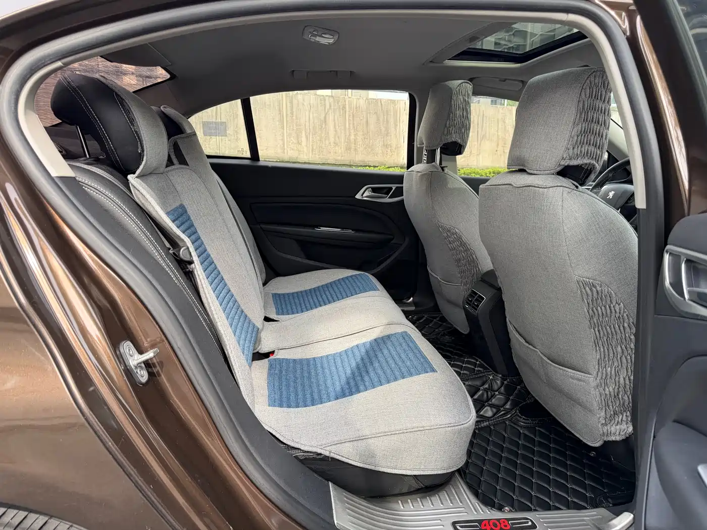 Peugeot 408 2015 Model 1.2T Automatic Luxury Edition фото 14