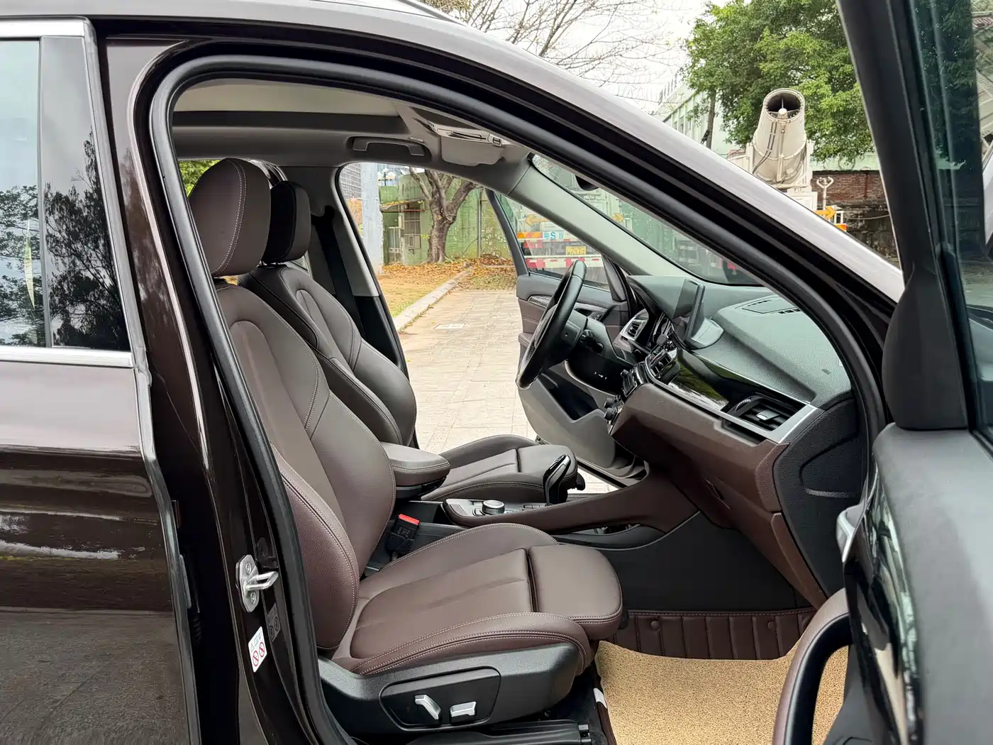 BMW X1 2022 sDrive25Li Leading фото 12