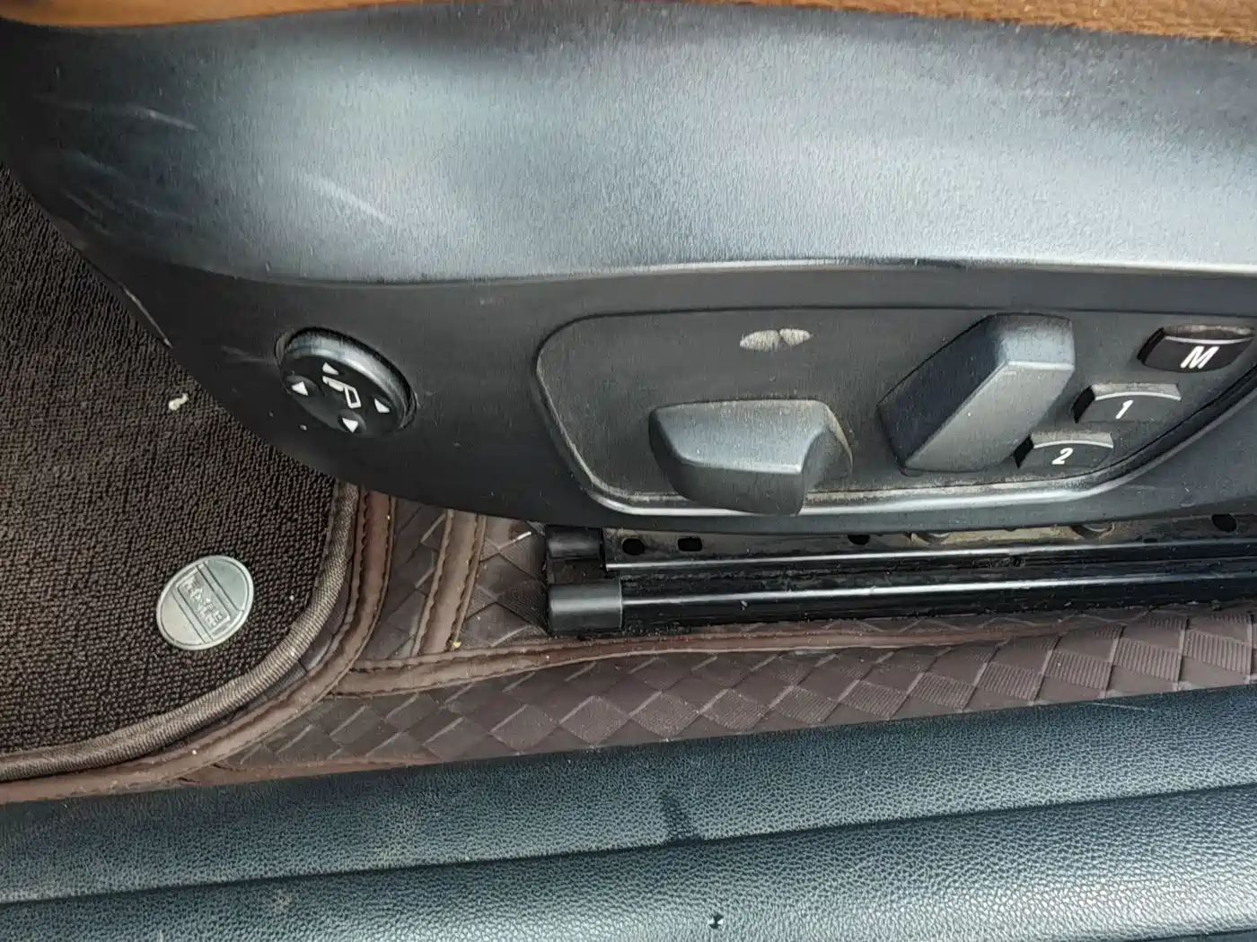 BMW 3 Series (Import) 2010 325i Luxury фото 16