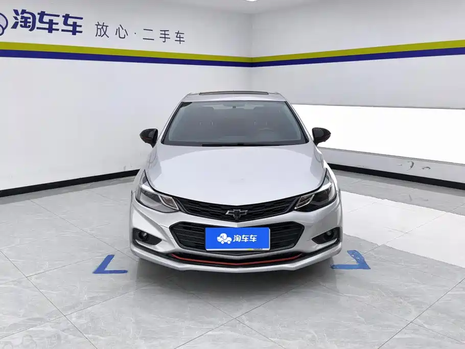 Фото 2 - Chevrolet Cruze